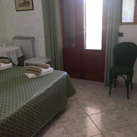 מרינלה B&B Garzia מראה חיצוני תמונה